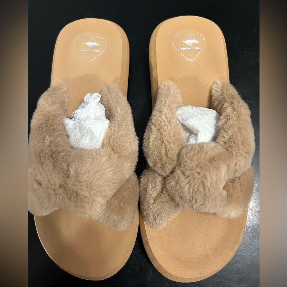 Women’s Rocket Dog fur slides size 10